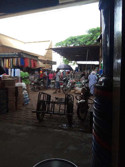Photos of March&eacute; ARZEKE