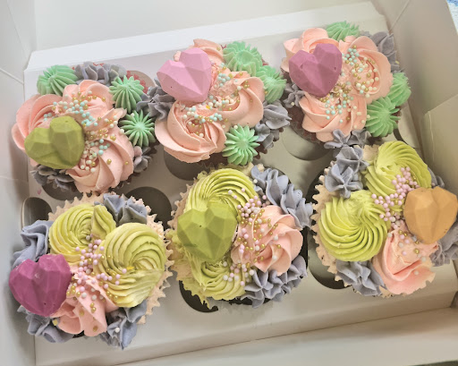 T and Amelia Bakes - Thumbnail