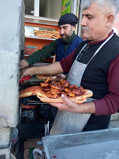 MASAL ŞARKÜTERİ