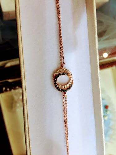 Opinii despre DIAMOND DEN ΚΑΡΑΓΙΑΝΝΗ ΜΑΡΙΑ în Νέα Μάκρη - Κοσμηματοπωλείο