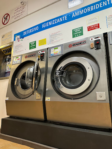 Lavanderia Self Service, gettoni, automatica, waterland saronno, anche a uboldo e a limbiate ! - Thumbnail