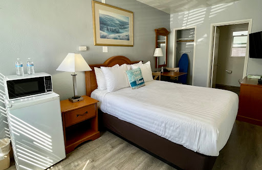 The Palomar Inn - Thumbnail