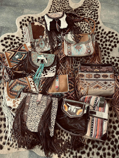 Benellis Boutique - Thumbnail