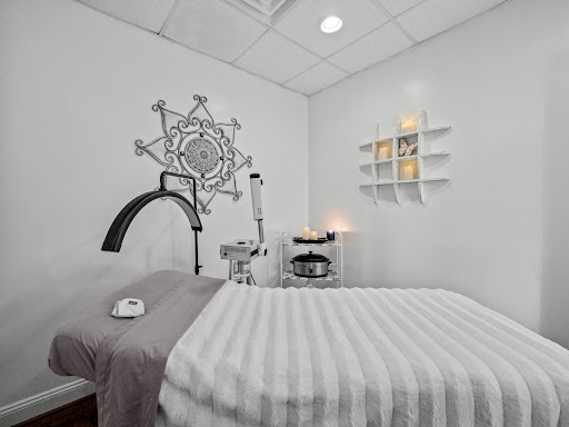 De Jolie Salon & Spa - Thumbnail