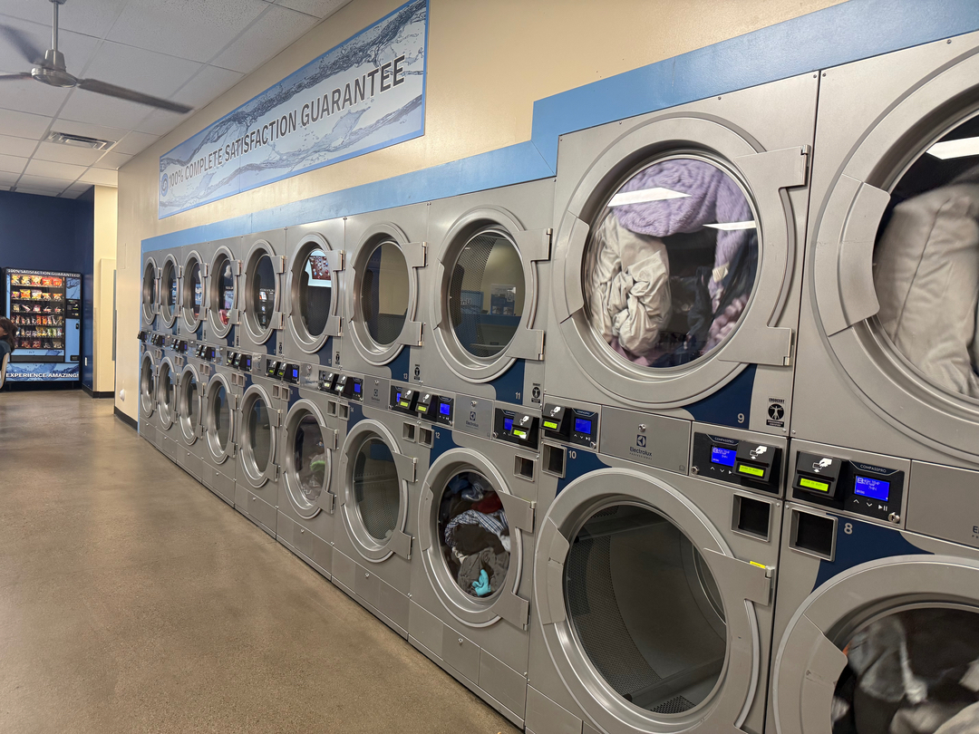 Self-service laundry at WaveMAX Laundry Phoenix, AZ, Phoenix, AZ