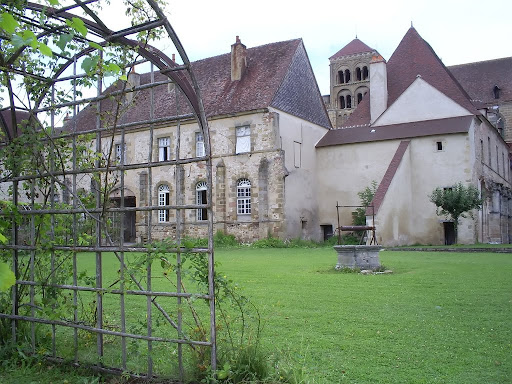 GR 303 De Néris-les-Bains à Montcombroux-les-Mines (Allier) - Thumbnail