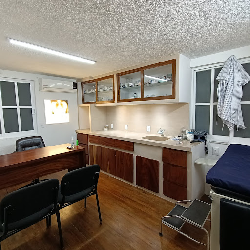 Dr. Gandhy Salgado - Médico Internista en Zihuatanejo - Thumbnail