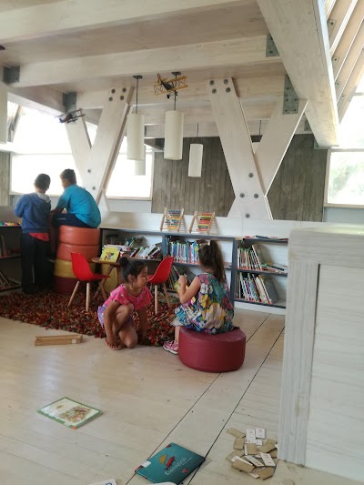 Photos of Biblioteca Municipal de Constitucion