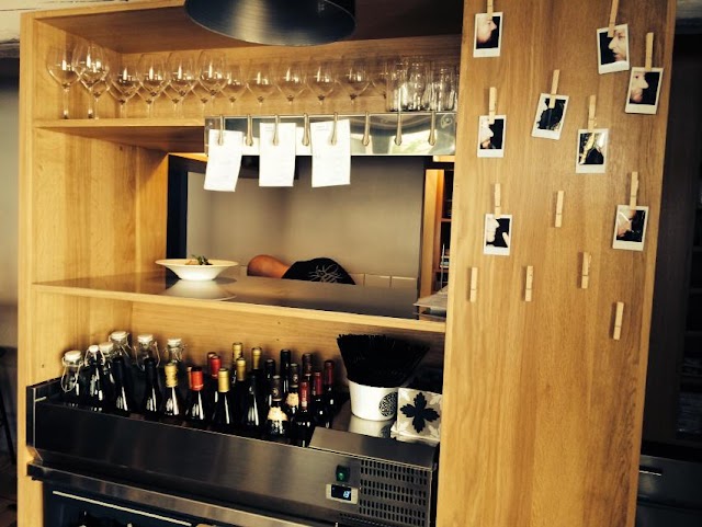 Nez! Bar à Vins