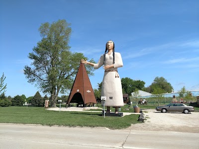 Pocahontas Roadside Statue and Teepee