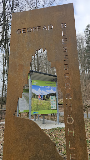 Parkplatz und Geopark-Infopunkt Zinselhöhle - Thumbnail