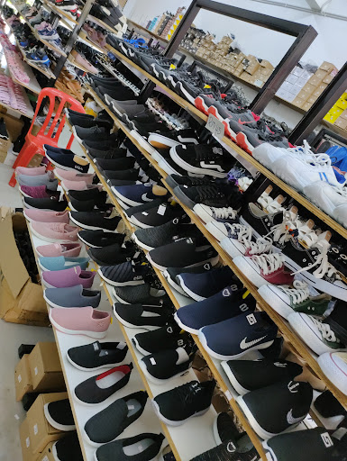 SUNGAI UDANG BEE KEDAI KASUT