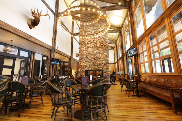 Logan's Bar & Grill at Grouse Mountain Lodge