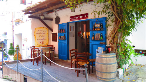 Wine bar Pietratorcia nell'antica Libreria Mattera