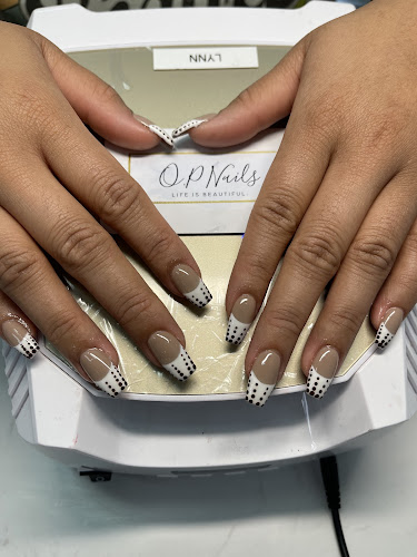 O P Nails interior view