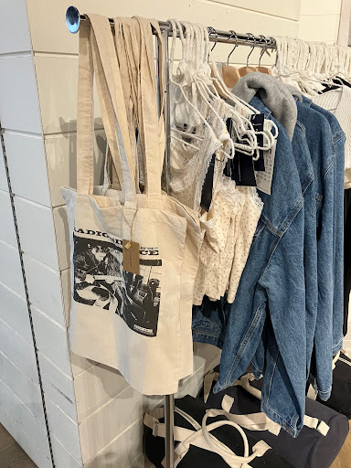 Brandy Melville - Bondi Junction - Thumbnail