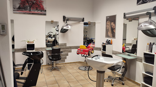 Cut Punkt der Familienfriseur - Thumbnail
