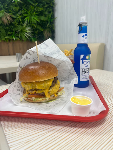 Photo 4 - Str’eat burger