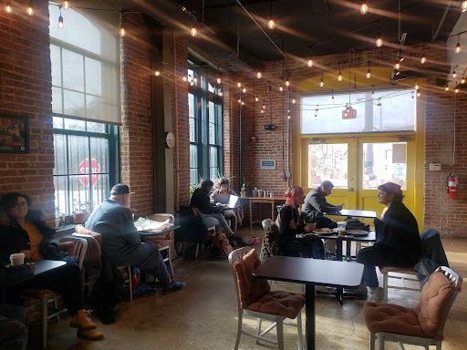Charmington's - Visual