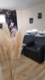 Photo n°9 de DAUX'HAIR COIFFURE à Saint-Claude-de-Diray (Salon de coiffure)