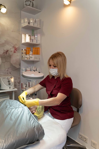 Kosmetikstudio Marburg: Nagelstudio, Kosmetikerin, Haarverlängerung - Thumbnail