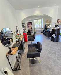 Photo n°1 de L'ATELIER DE LAURE 🍃 colorations végétales et alternatives à Cahors (Salon de coiffure)