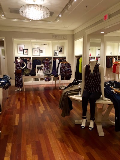 Banana Republic, Seattle: Location, Map, About & More