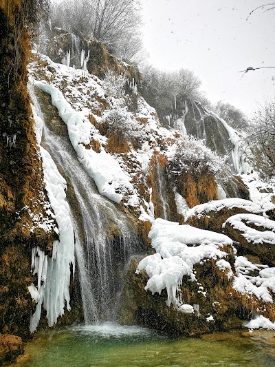 Girlevik Falls