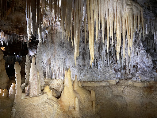 Clamouse cave