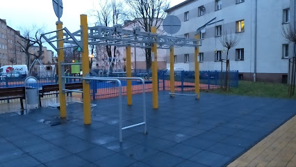 Siłownia na powietrzu - plac rekreacji ruchowej