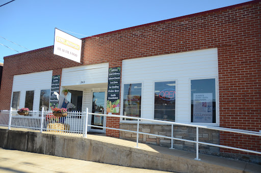 CDR Naturals Health Food Store Gallery - United States