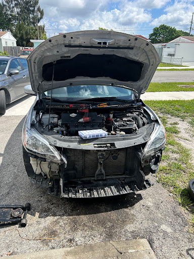 Middle Man Auto
