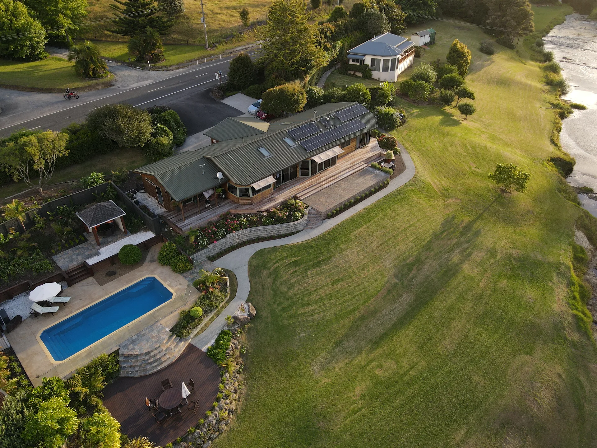 Te Awa Lodge - Boutique Riverside Accommodation