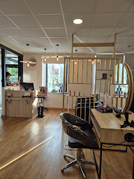Photo n°3 de L'instant Coiffure à Brouderdorff (Salon de coiffure)