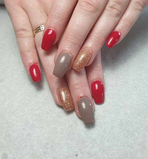 Shelly's Nail Hut - Thumbnail
