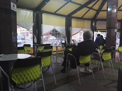Photos of Caf&eacute; Champs &Eacute;lys&eacute;es