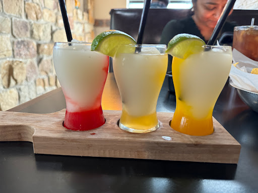 Ernesto's - Thumbnail