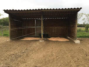 Photo n°13 de Centre équestre et poney club du lys à Montaren-et-Saint-Médiers (Centre équestre)