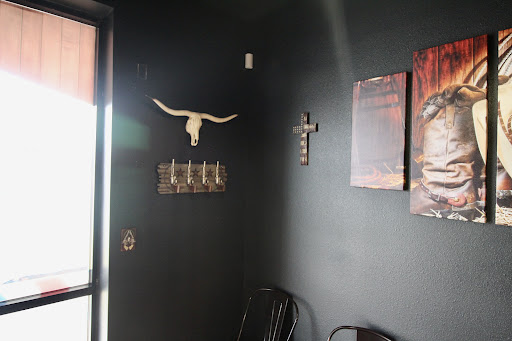Outlaws Barbershop - Thumbnail