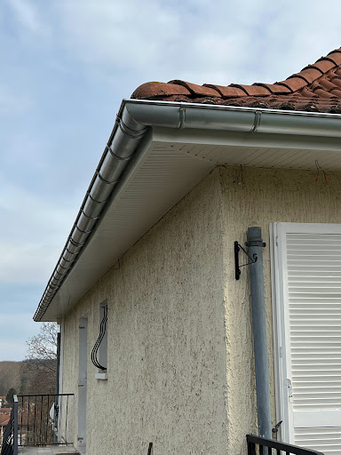 Entreprise de toiture R.Dedinger couvreur, zingueur, entretien et rénovation de toiture, démoussage et traitement Rhone - Thumbnail