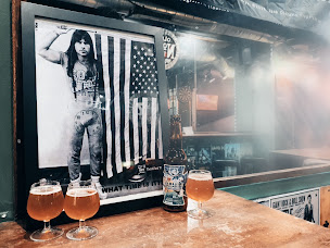 Photo n°61 de ROCK BEER TEMPLE (by. Dr Feelgood) à Paris (Club de musique rock)