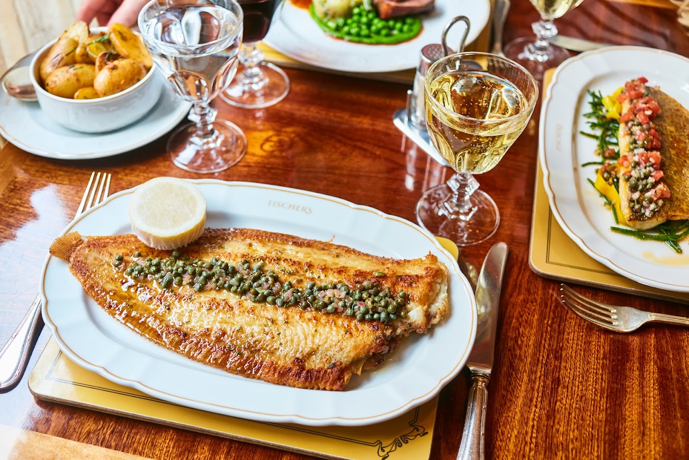 Looking for the best dining experiences in Baker Street? Check out our comprehensive guide to the top-rated restaurants in the area, featuring a range of cuisines, price points, and ambiances to suit every taste and occasion. From trendy gastropubs to elegant fine dining establishments, we've got you covered with all the insider info you need to plan your next culinary adventure in Baker Street. Don't miss out on the delicious dishes and impeccable service at these standout restaurants!