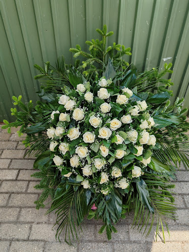 Tóth Virág Ajándék Üzlet - Virágárus