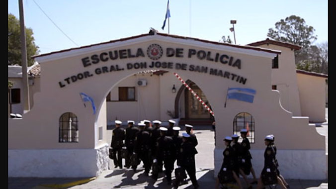 Escuela De Policía, Author: Luchi Quinteros