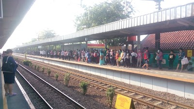 photo of Poris Train Station