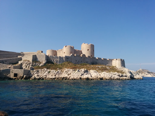 Fishing Tour Attractions In Provence Alpes Cote D Azur Destimap Destinations On Map