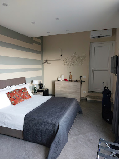 VIVERONE LAKE ROOMS - Thumbnail
