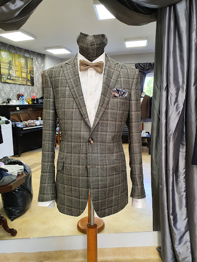 Mała Szwalnia- Garnitury i koszule szyte na miarę, Poprawki Krawieckie.