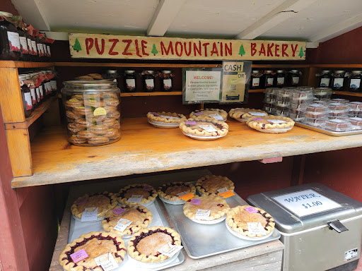 Puzzle Mountain Bakery Pie Stand - Thumbnail