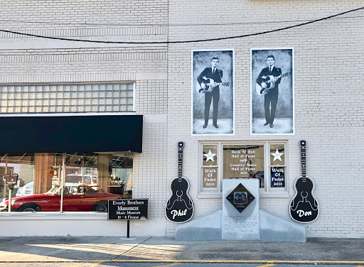 Everly Brothers Monument - Thumbnail